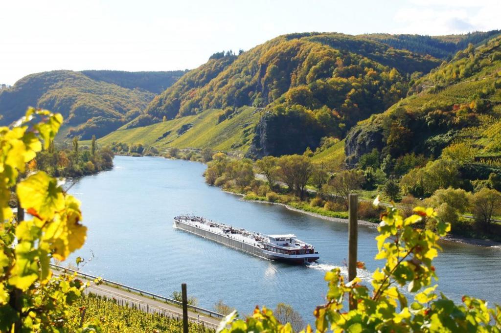 Hotel-Restaurant Peifer Brodenbach Exteriör bild
