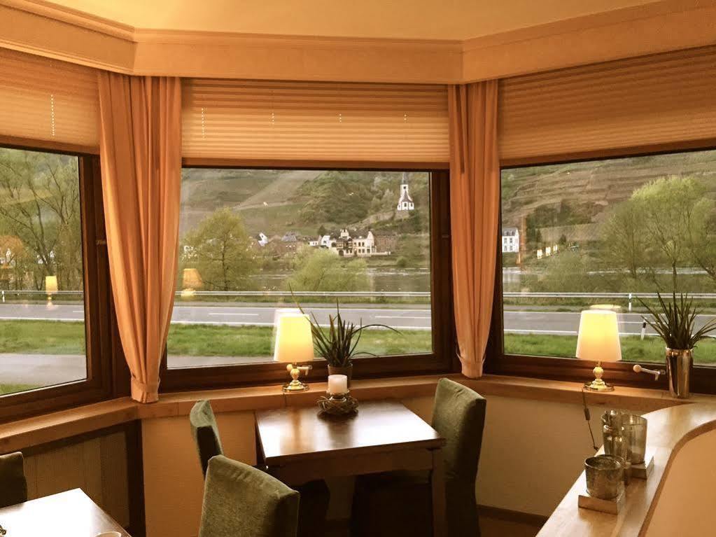 Hotel-Restaurant Peifer Brodenbach Exteriör bild