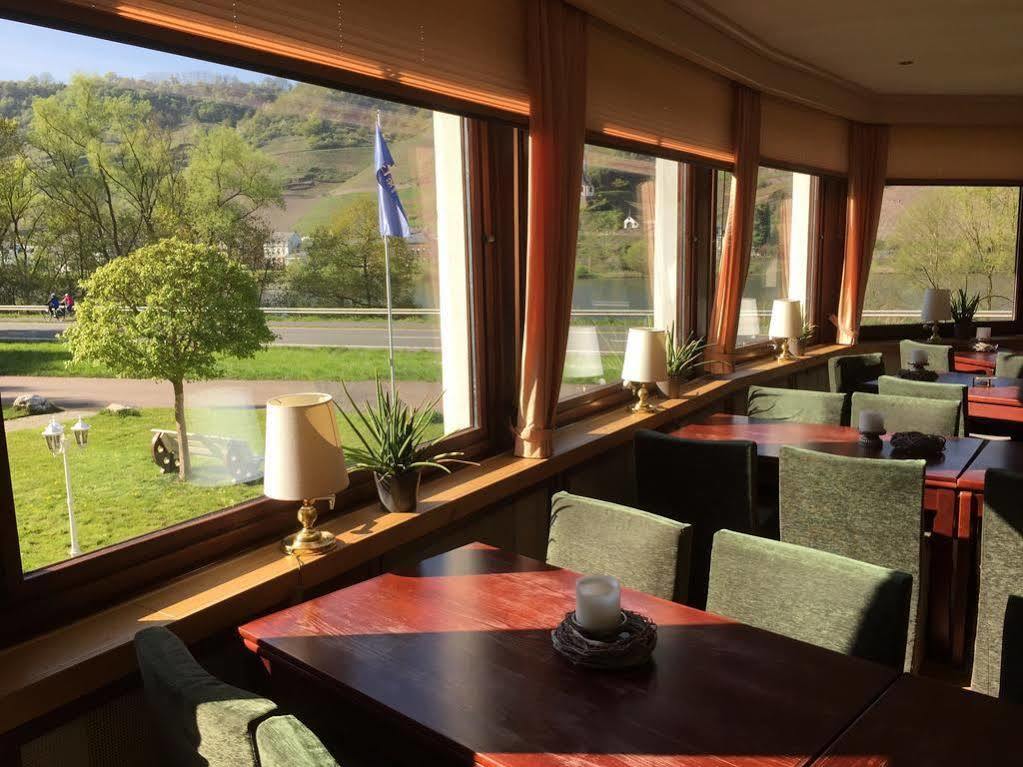Hotel-Restaurant Peifer Brodenbach Exteriör bild